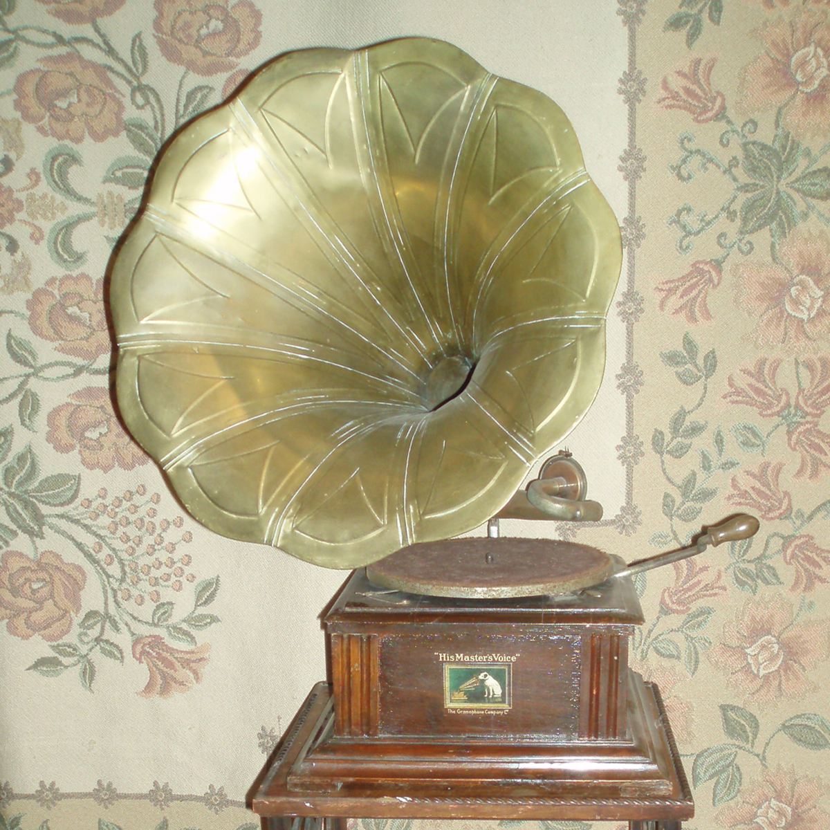 Victrola squarred